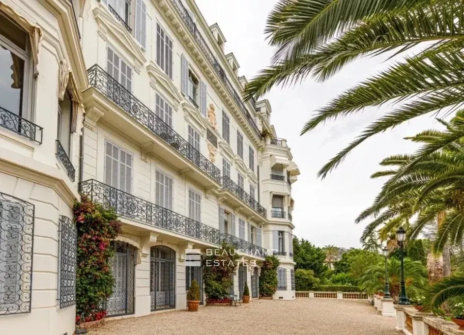 Flat in Cannes, France, 239 m² - picture 5
