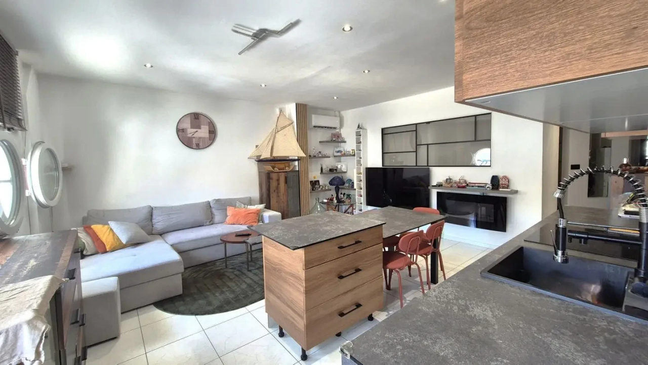 Flat in Cannes, France, 62 m² - picture 8