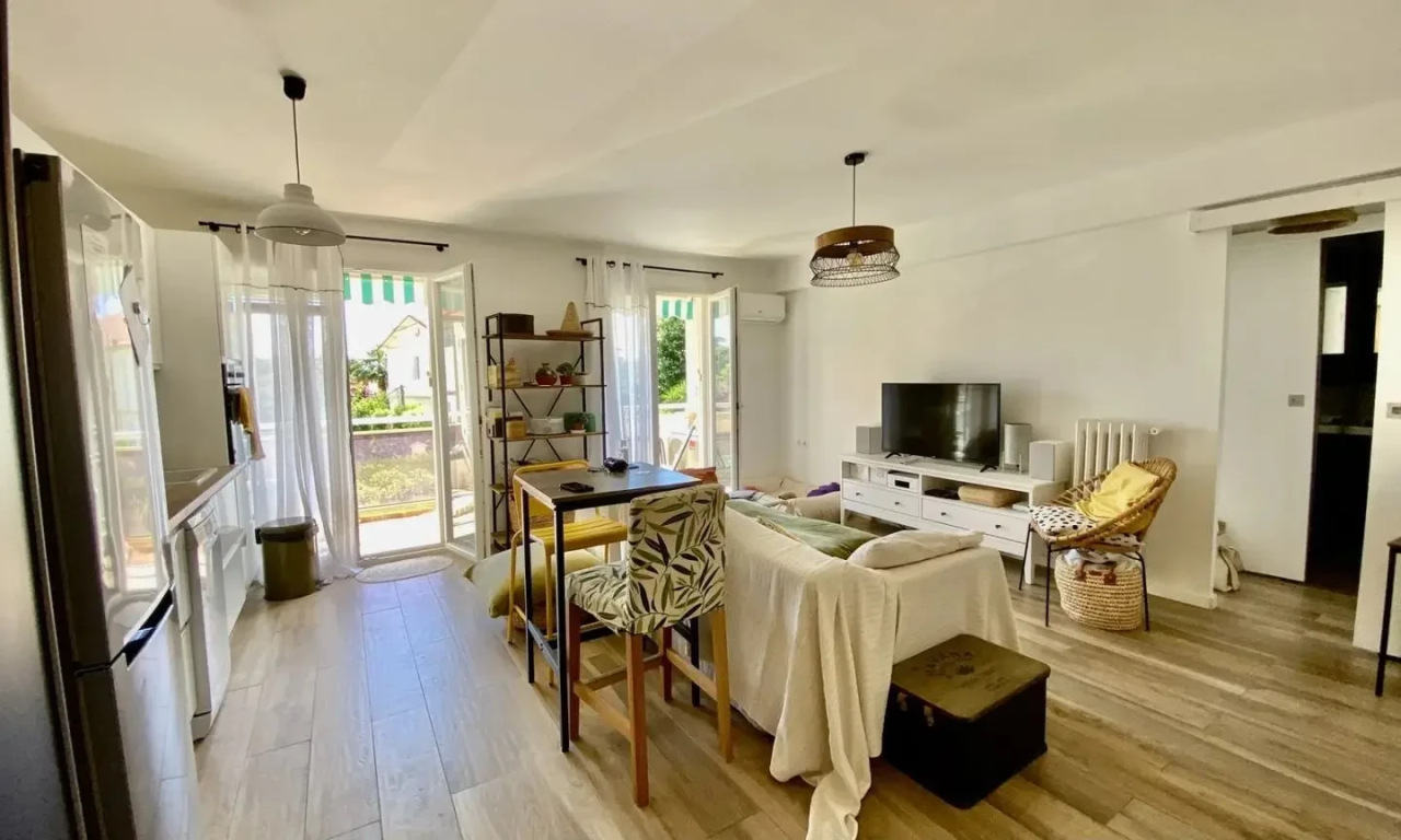 Flat in Cannes, France, 45 m² - picture 8