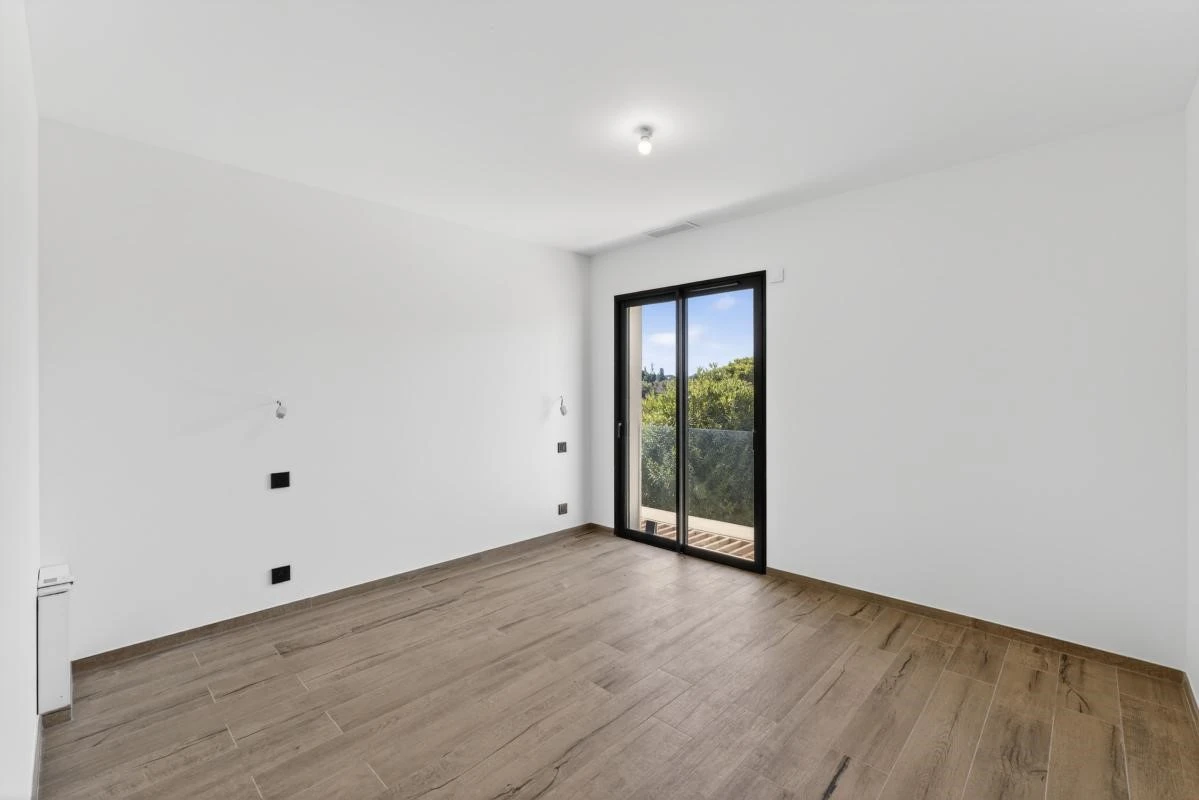 Flat in Cannes, France, 163 m² - picture 9