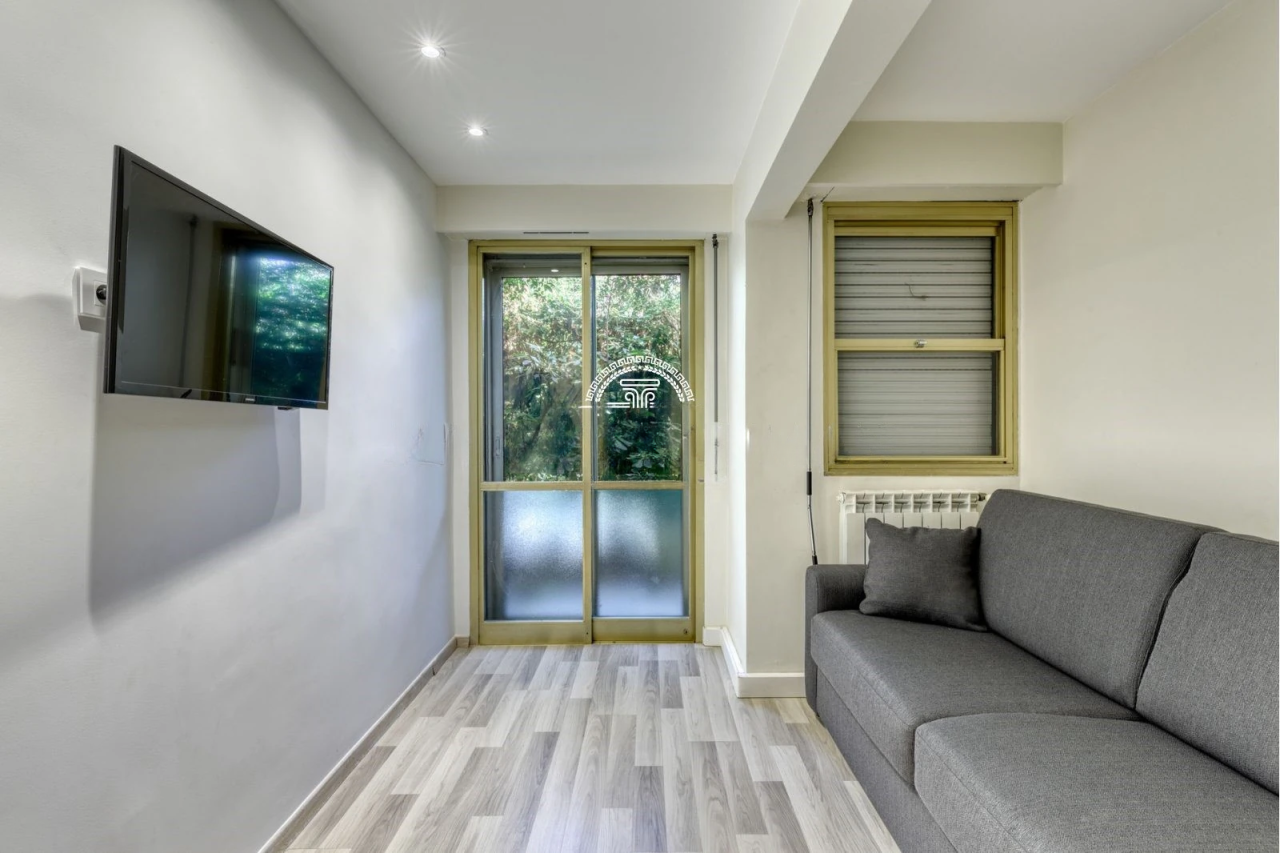 Flat in Cannes, France, 60 m² - picture 10