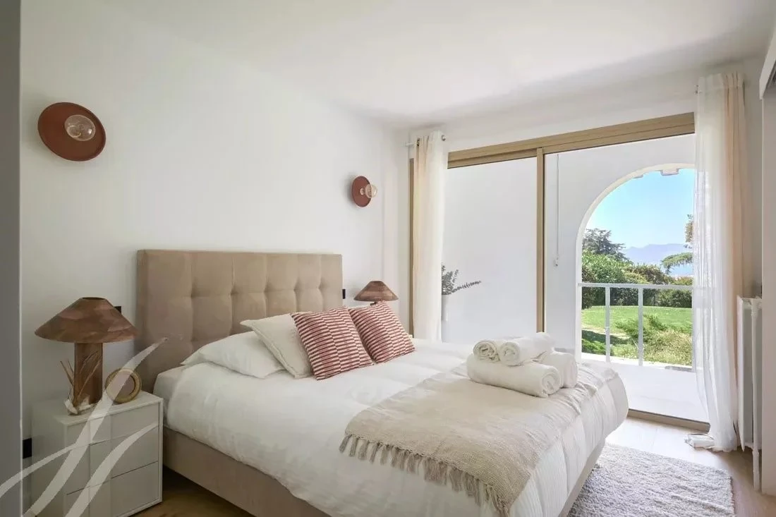 Flat in Cannes, France, 140 m² - picture 18