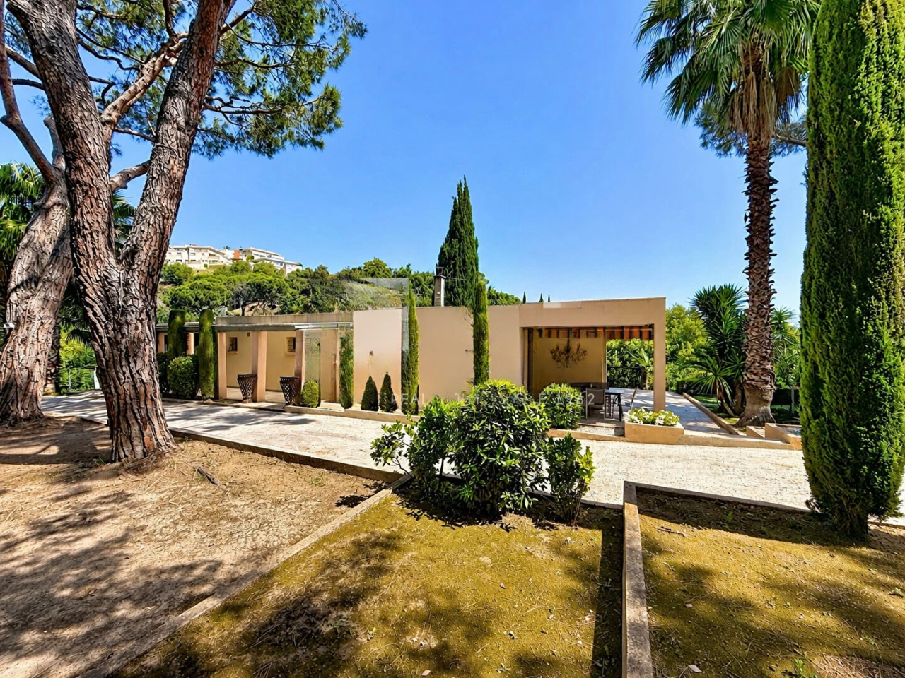 Flat in Cannes, France, 174 m² - picture 1