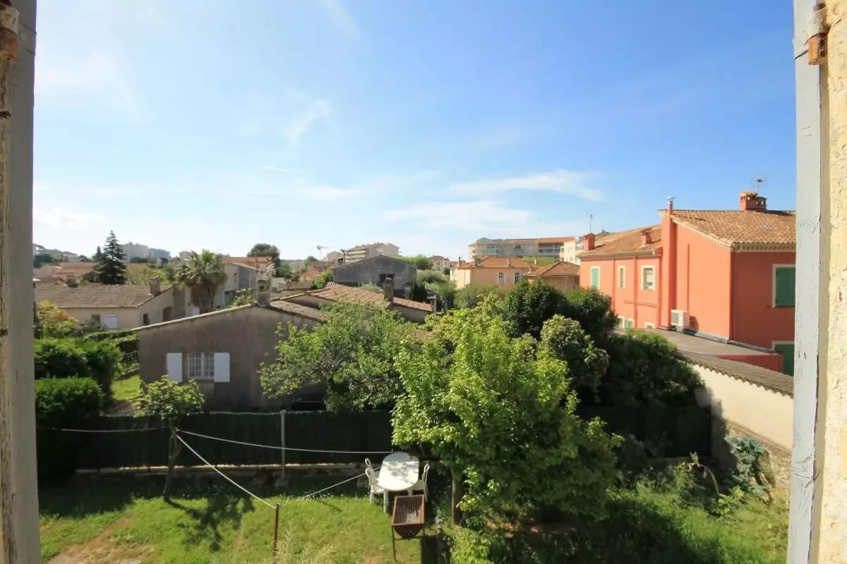 Flat in Cannes, France, 35 m² - picture 1