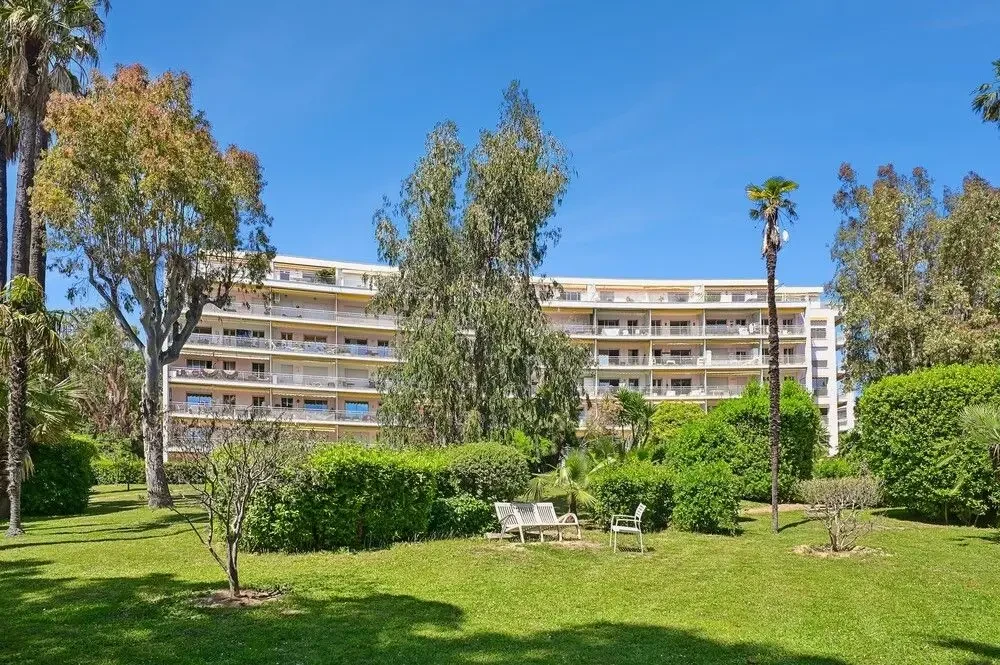 Maison à Cannes, France, 54 m² - image 1