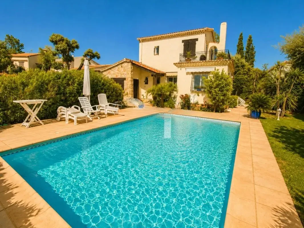Appartamento a Cannes, Francia, 117 m² - foto 1