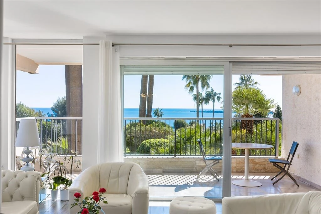 Flat in Cannes, France, 182 m² - picture 1