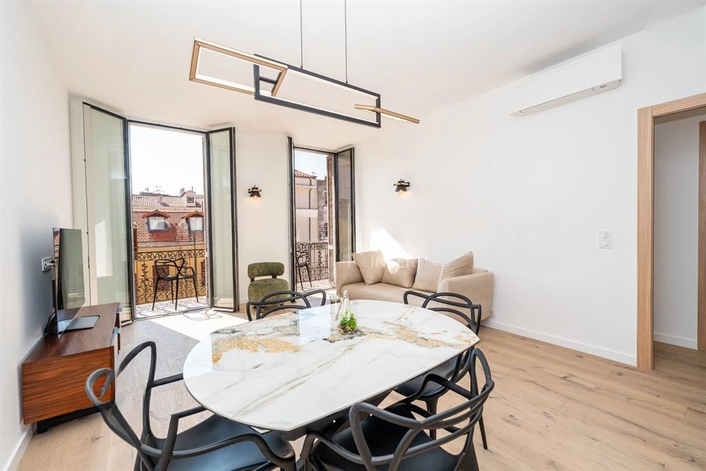 Flat in Cannes, France, 85 m² - picture 2
