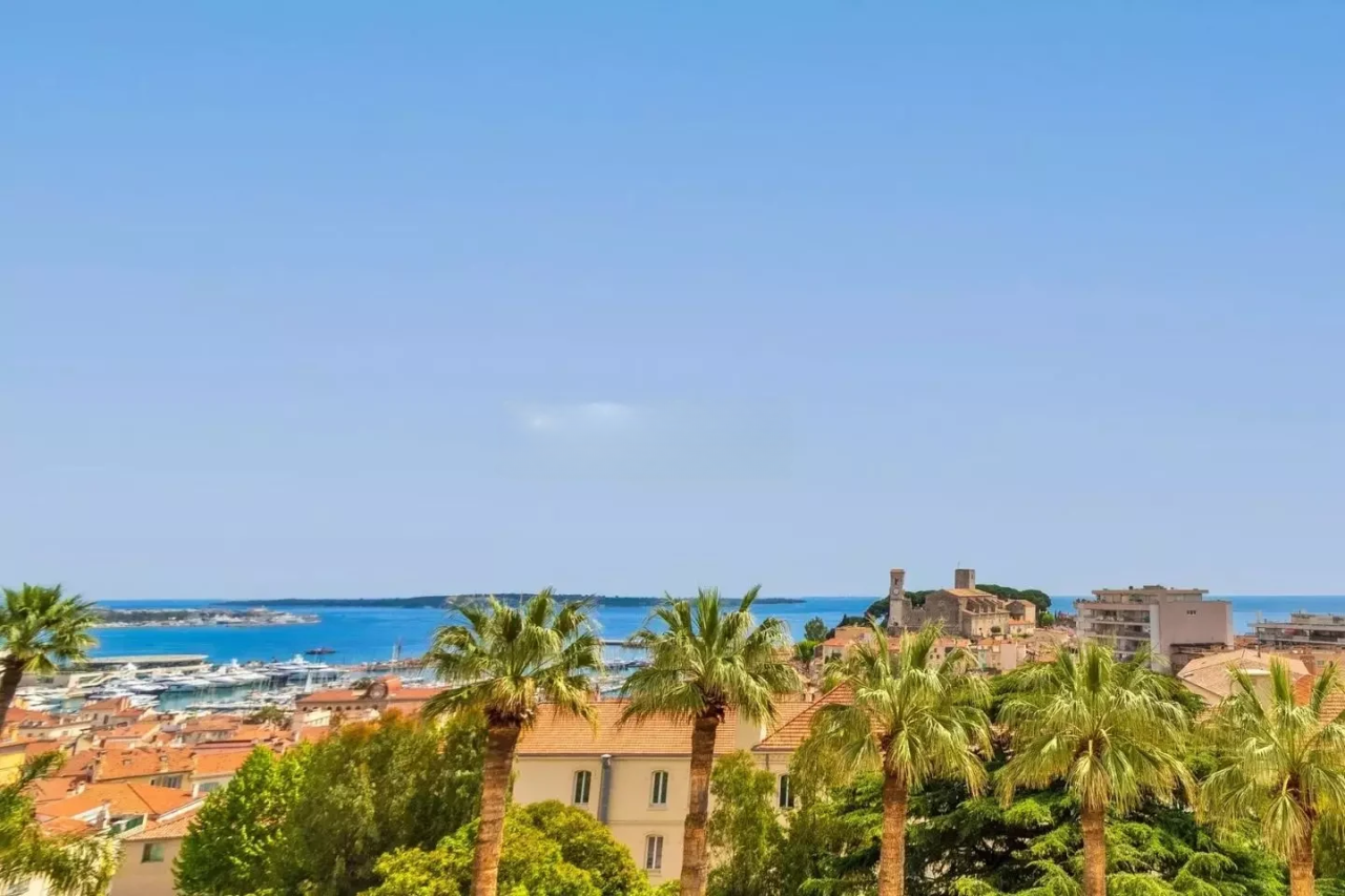 House in Cannes, France, 70 m² - picture 2