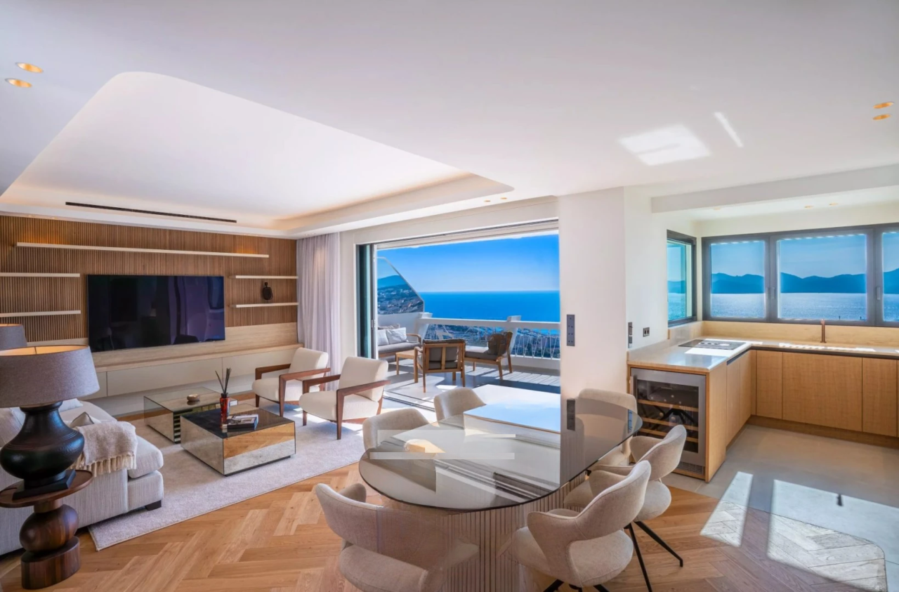 Flat in Cannes, France, 87 m² - picture 2