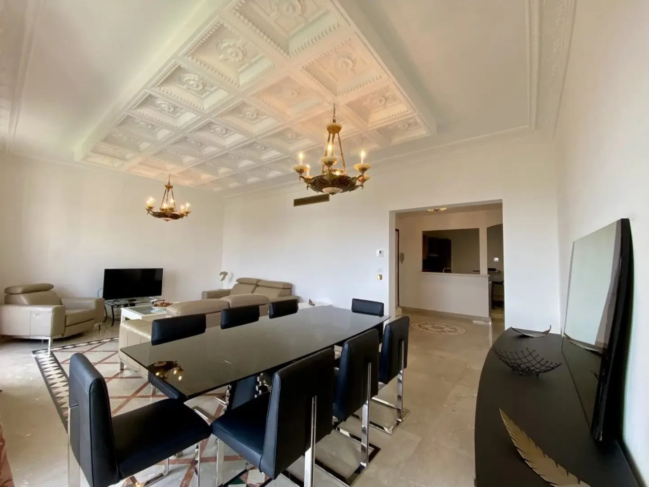 Flat in Cannes, France, 165 m² - picture 2