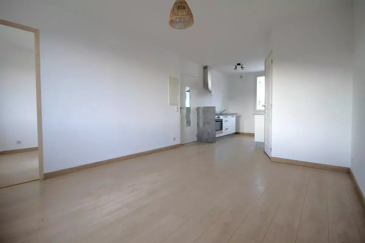 Flat in Cannes, France, 35 m² - picture 3