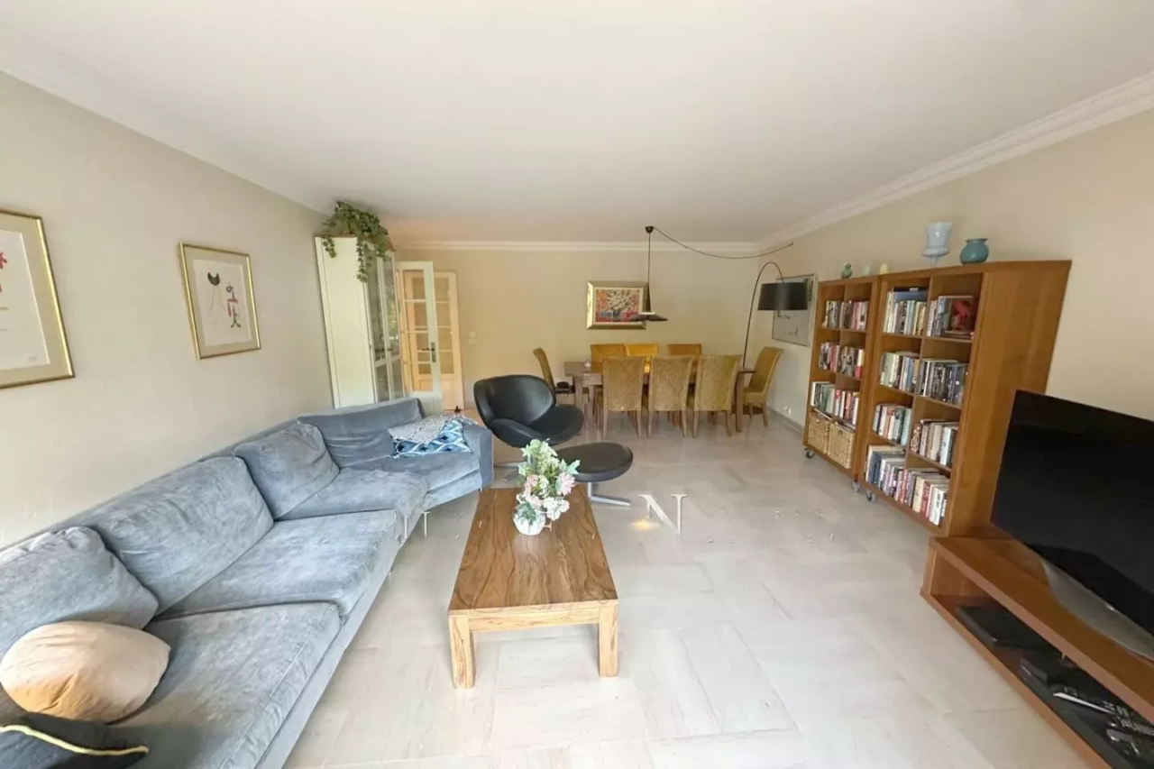 Flat in Cannes, France, 75 m² - picture 3