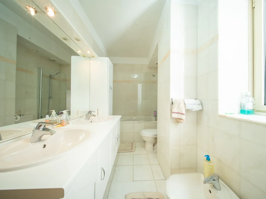 Appartement à Saint-Roman, Monaco, 117 m² - image 4