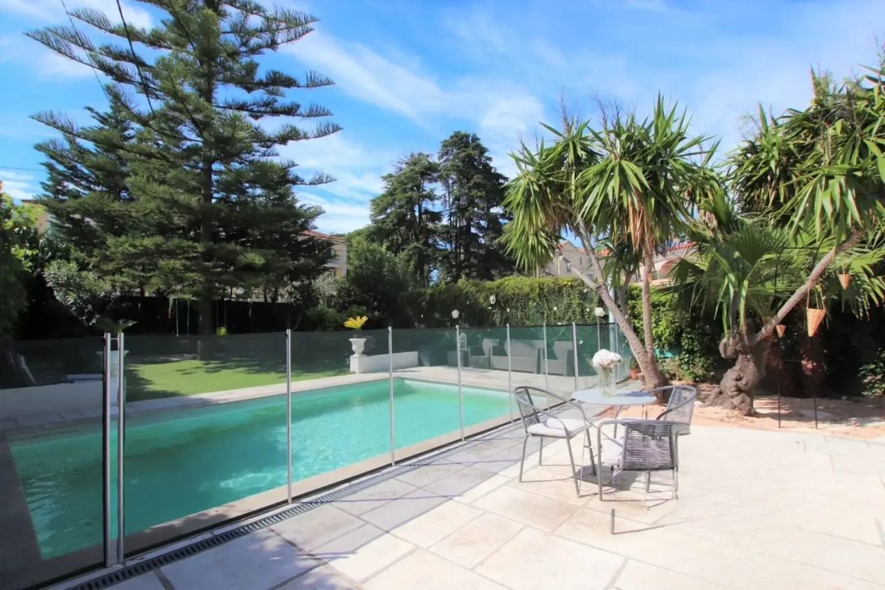 Flat in Cannes, France, 132 m² - picture 4