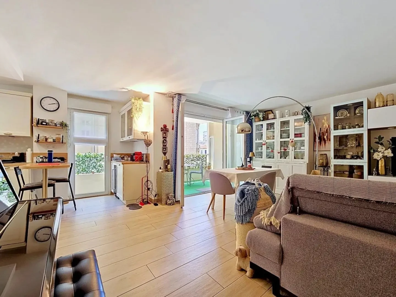 Flat in Cannes, France - picture 5