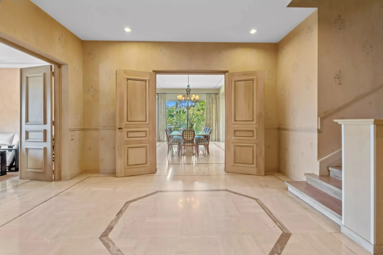 Flat in Cannes, France, 682 m² - picture 5