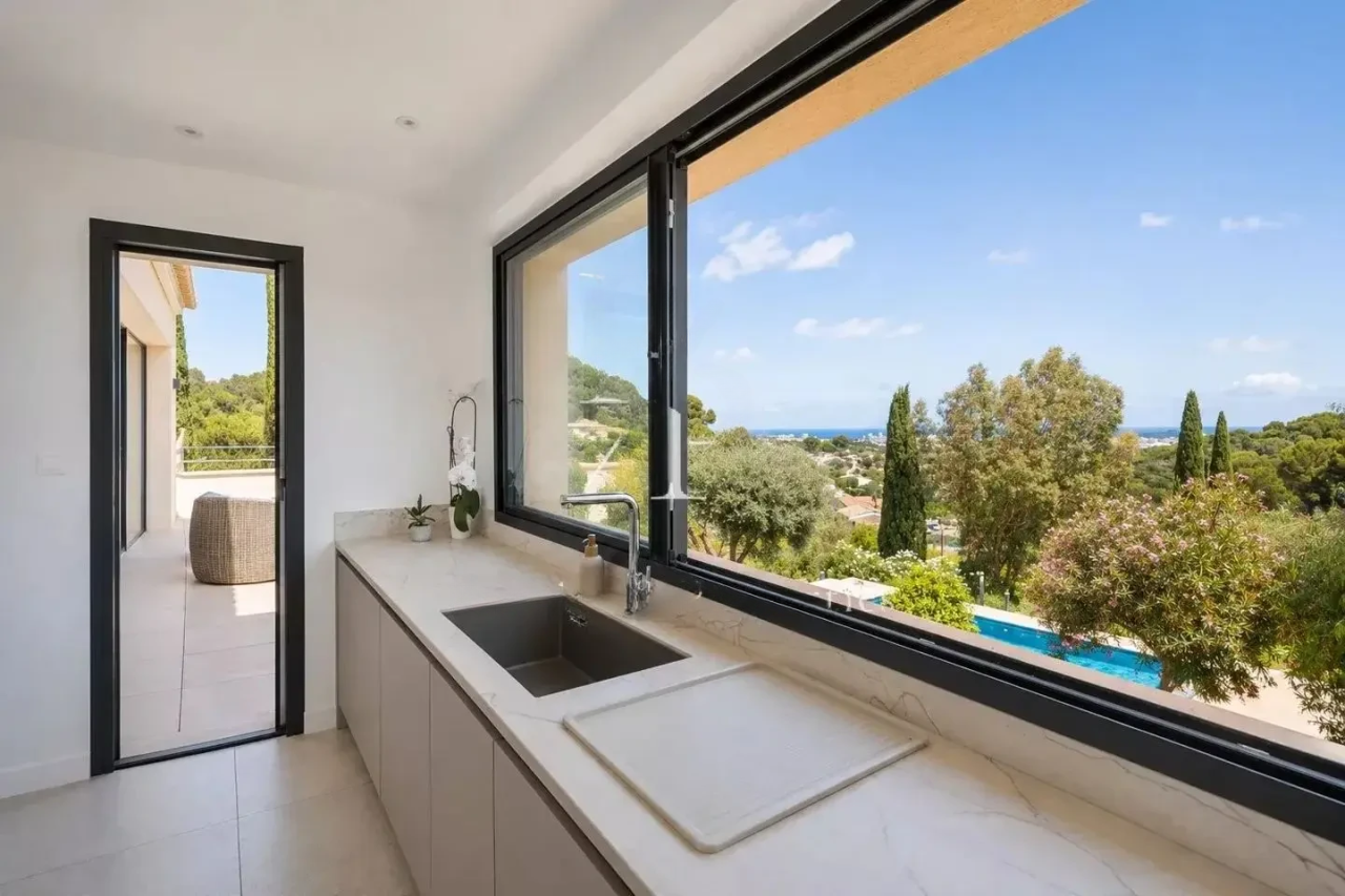Flat in Cannes, France, 375 m² - picture 6