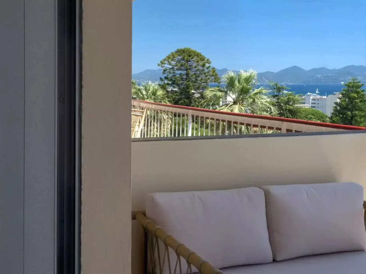 Flat in Cannes, France, 55 m² - picture 6