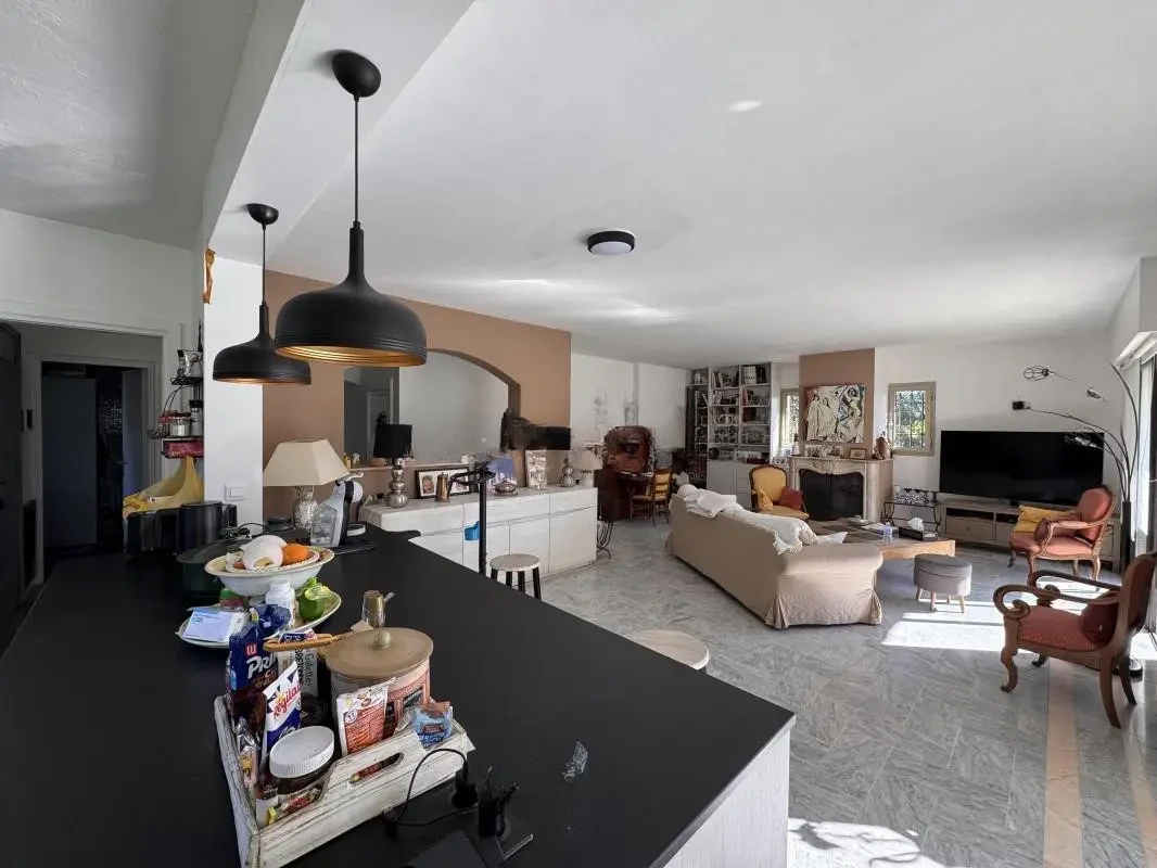Flat in Cannes, France, 147 m² - picture 6