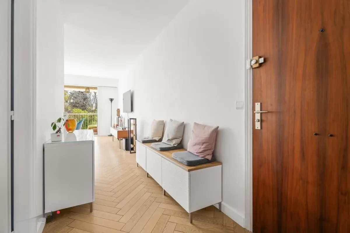 Flat in Cannes, France, 56 m² - picture 7