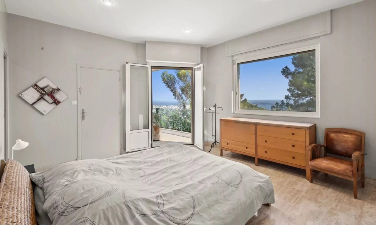 Flat in Cannes, France, 220 m² - picture 7
