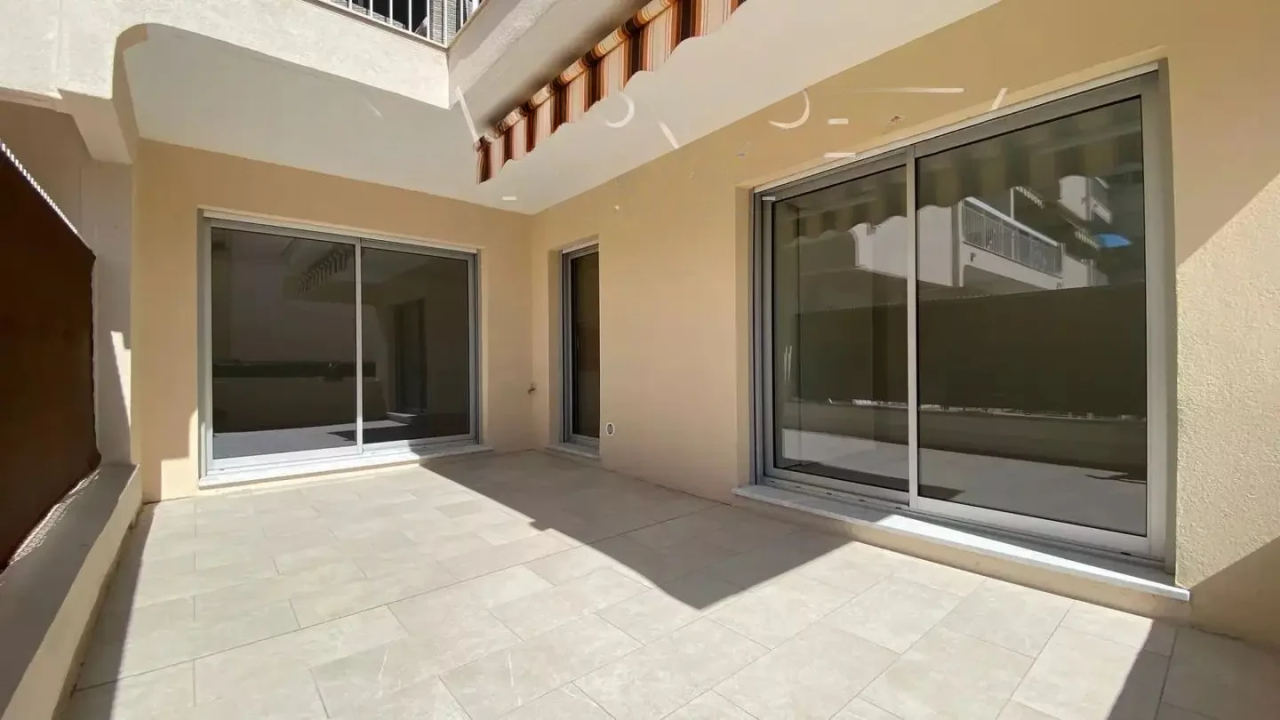 Flat in Cannes, France, 69 m² - picture 8