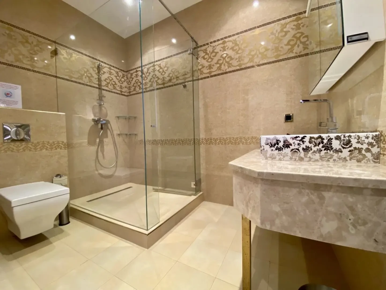 Flat in Cannes, France, 165 m² - picture 8