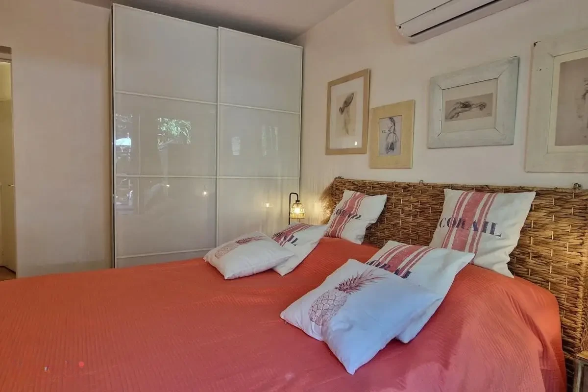 Flat in Cannes, France, 47 m² - picture 9