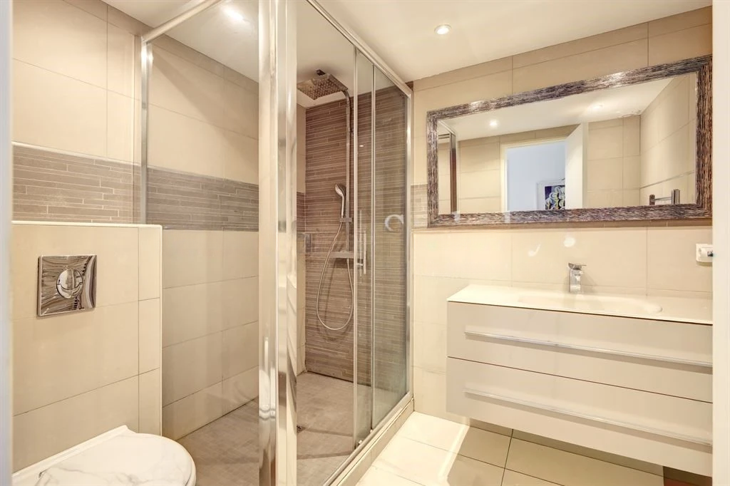 Flat in Cannes, France, 89 m² - picture 9