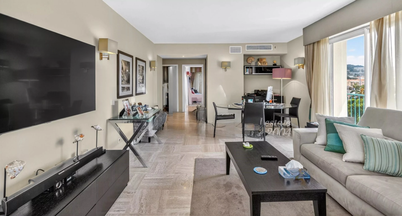 Flat in Cannes, France, 98 m² - picture 9