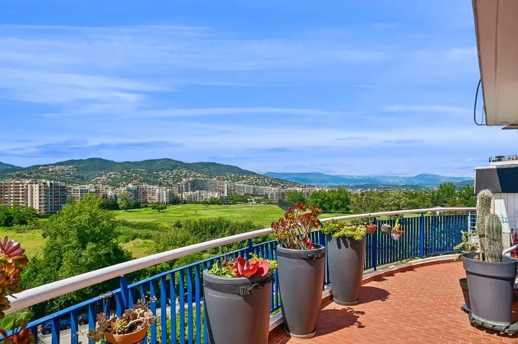 Flat in Cannes, France, 110 m² - picture 10
