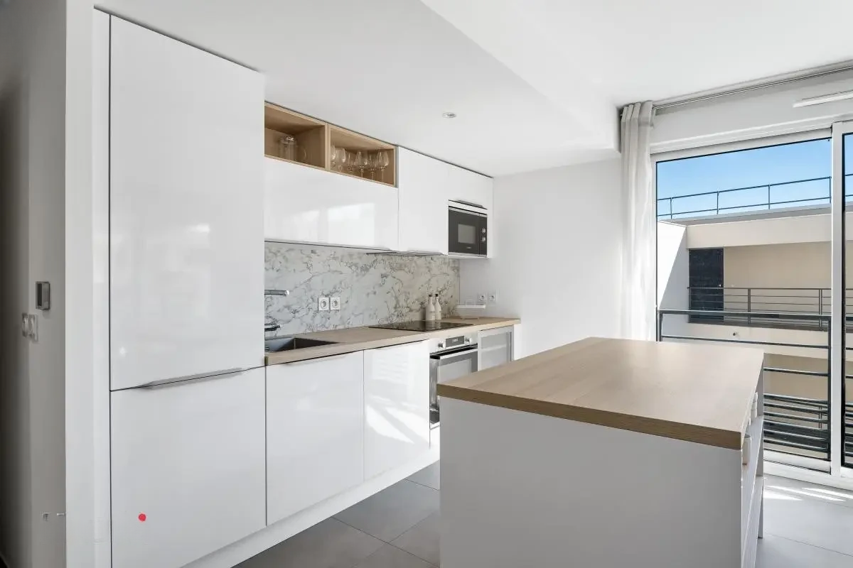 Flat in Cannes, France, 69 m² - picture 10