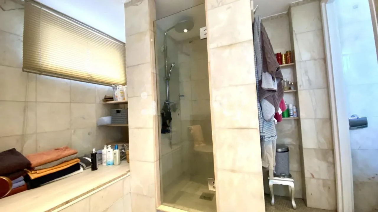 Flat in Cannes, France, 147 m² - picture 10