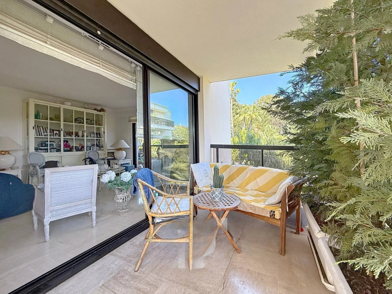 Flat in Cannes, France, 84 m² - picture 11