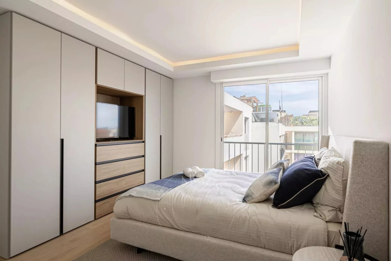 Flat in Cannes, France, 108 m² - picture 12