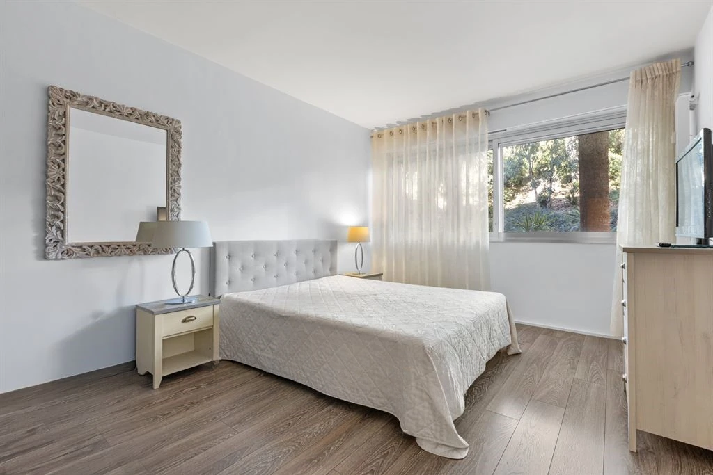 Flat in Cannes, France, 182 m² - picture 12