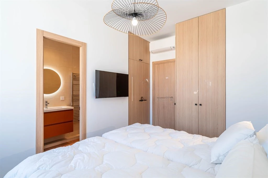 Flat in Cannes, France, 85 m² - picture 13