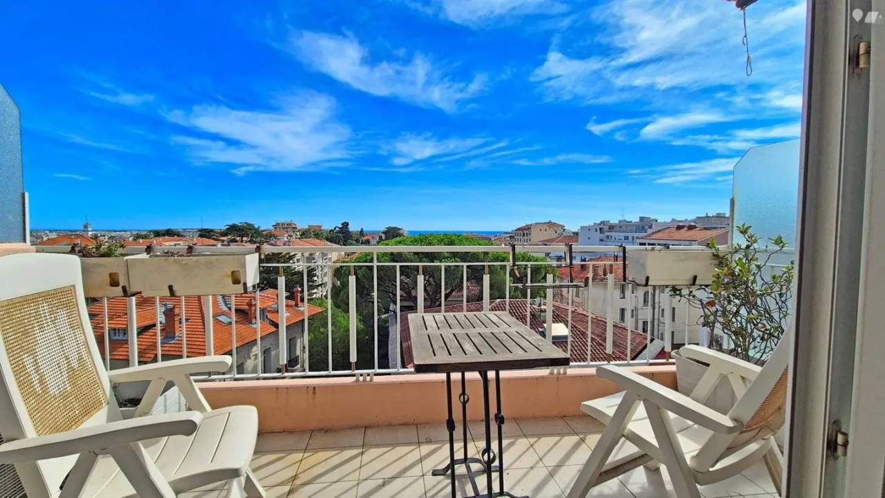 Flat in Cannes, France, 94 m² - picture 13