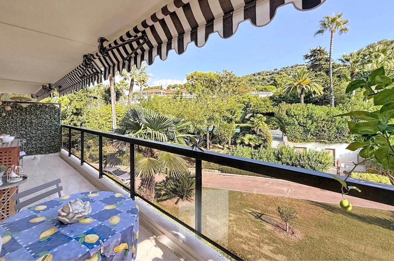 Flat in Cannes, France, 84 m² - picture 13