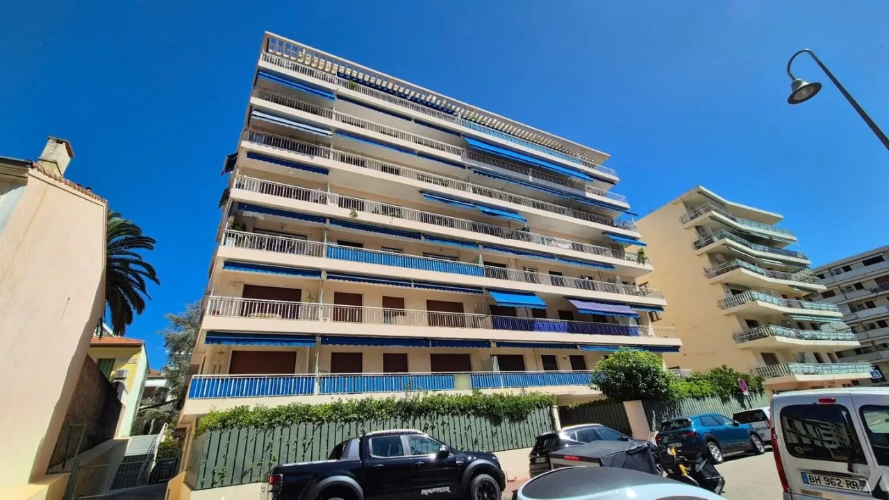 Flat in Cannes, France, 94 m² - picture 14