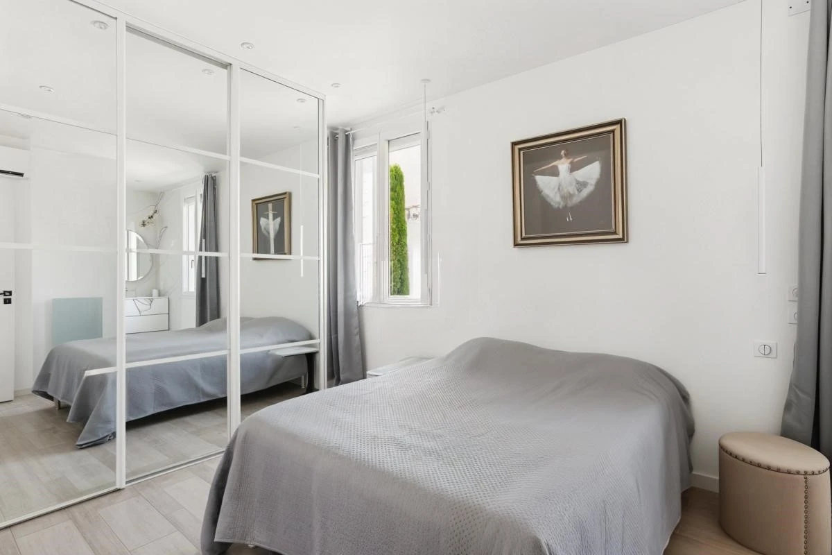 Flat in Cannes, France, 1 403 m² - picture 15