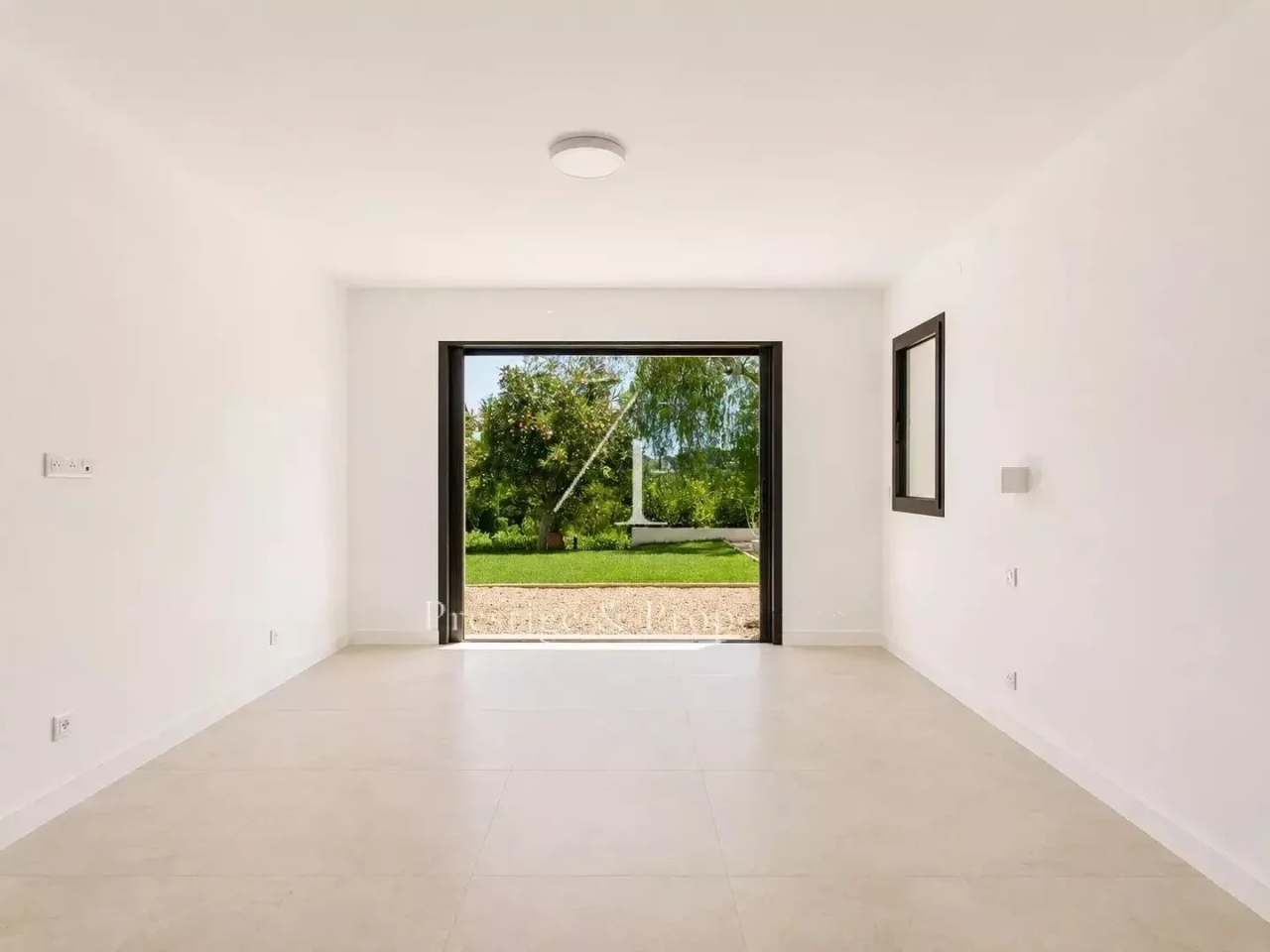 Flat in Cannes, France, 375 m² - picture 16
