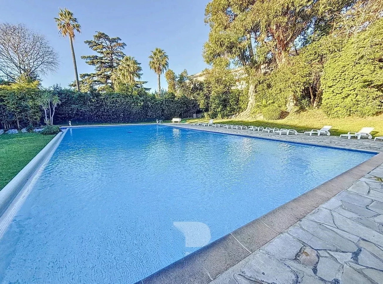 Flat in Cannes, France, 74 m² - picture 19