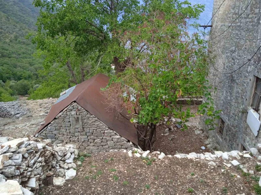 Reconstruction property in Stoliv, Montenegro, 62 m² - picture 3