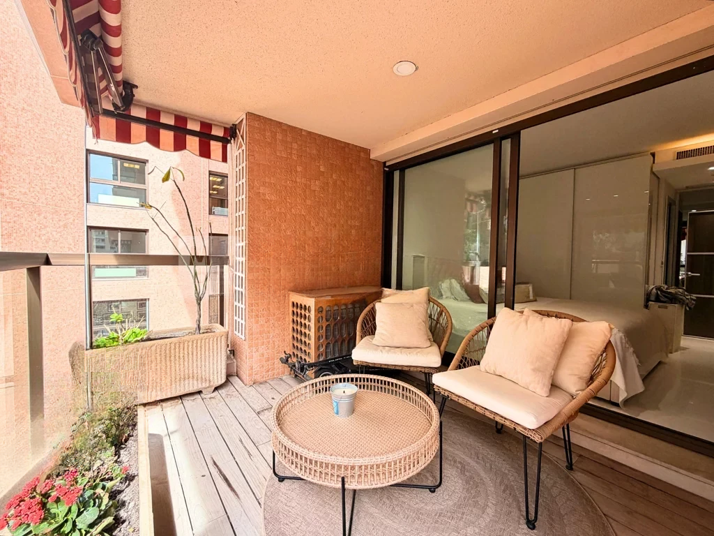 Flat in Saint Roman, Monaco, 83 m² - picture 8