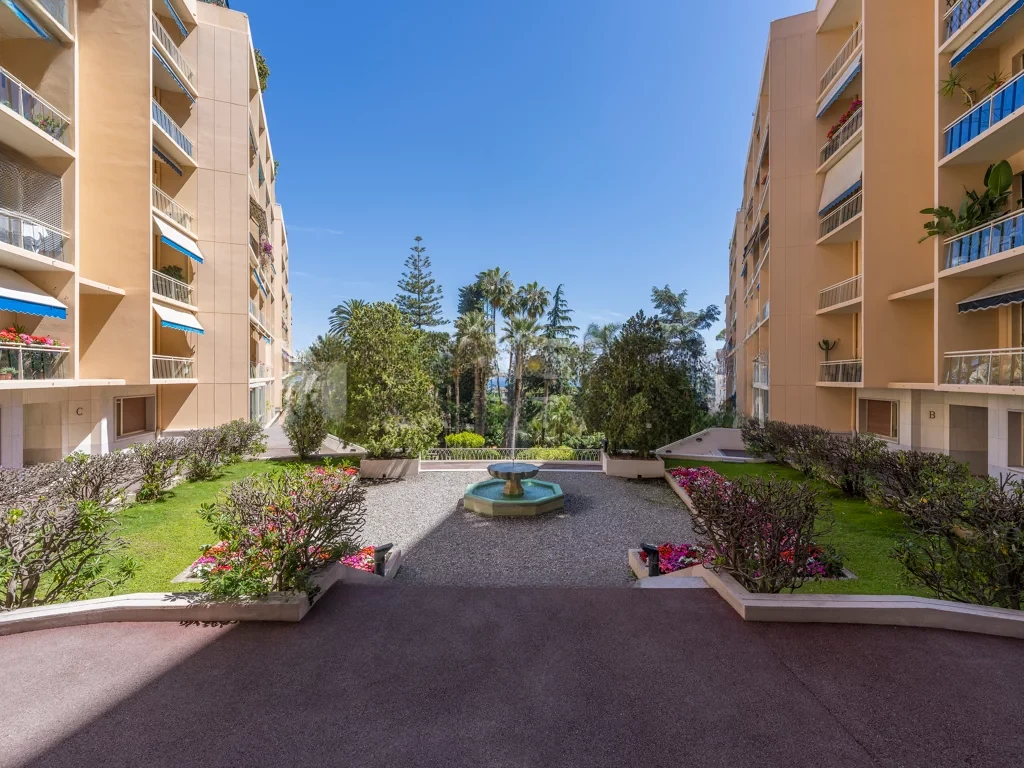 Flat in Monte-Carlo, Monaco, 75 m² - picture 14