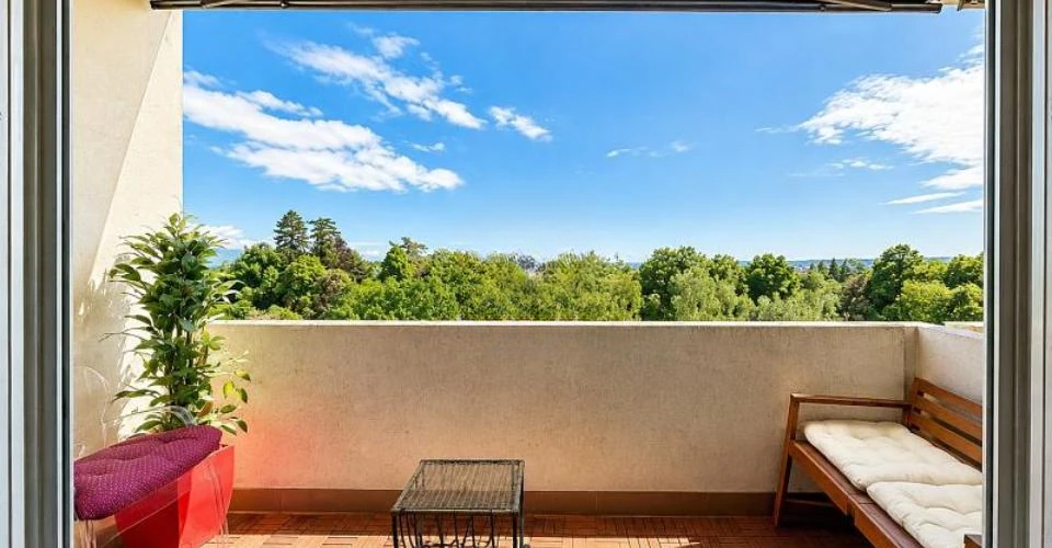 Flat in Geneva, Switzerland, 56 m² - picture 1