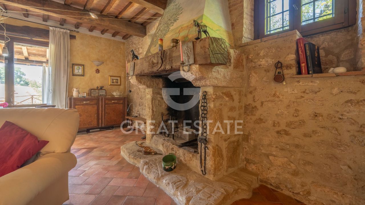 House in Todi, Italy, 373.95 m² - picture 13