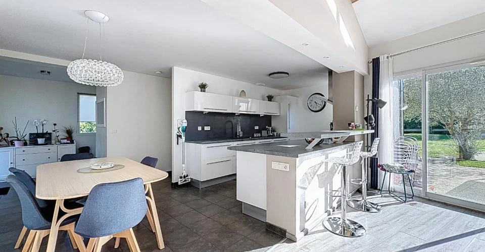 Flat in Geneva, Switzerland, 152 m² - picture 8
